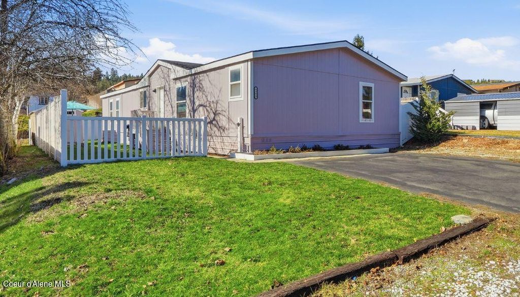 Photo of 8553 Kendra Way, Post Falls, ID 83854 (MLS # 26-1975)