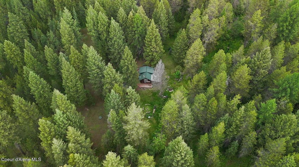 Photo of 221 Trask Pond, Newport, WA 99156 (MLS # 25-5560)