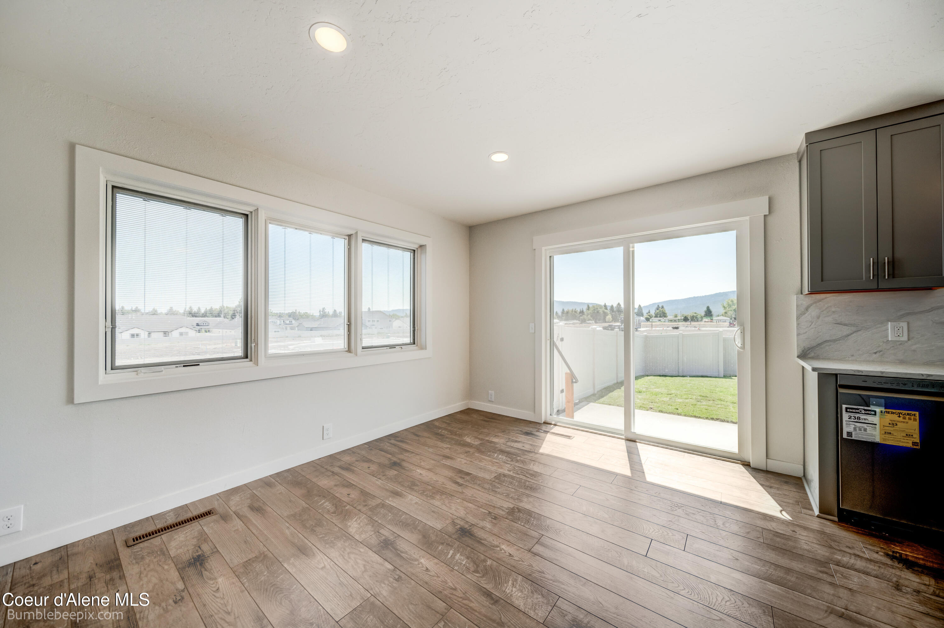 Post Falls, Idaho 83854, United States, 3 Bedrooms Bedrooms, ,2 BathroomsBathrooms,Residential,Pending,198192