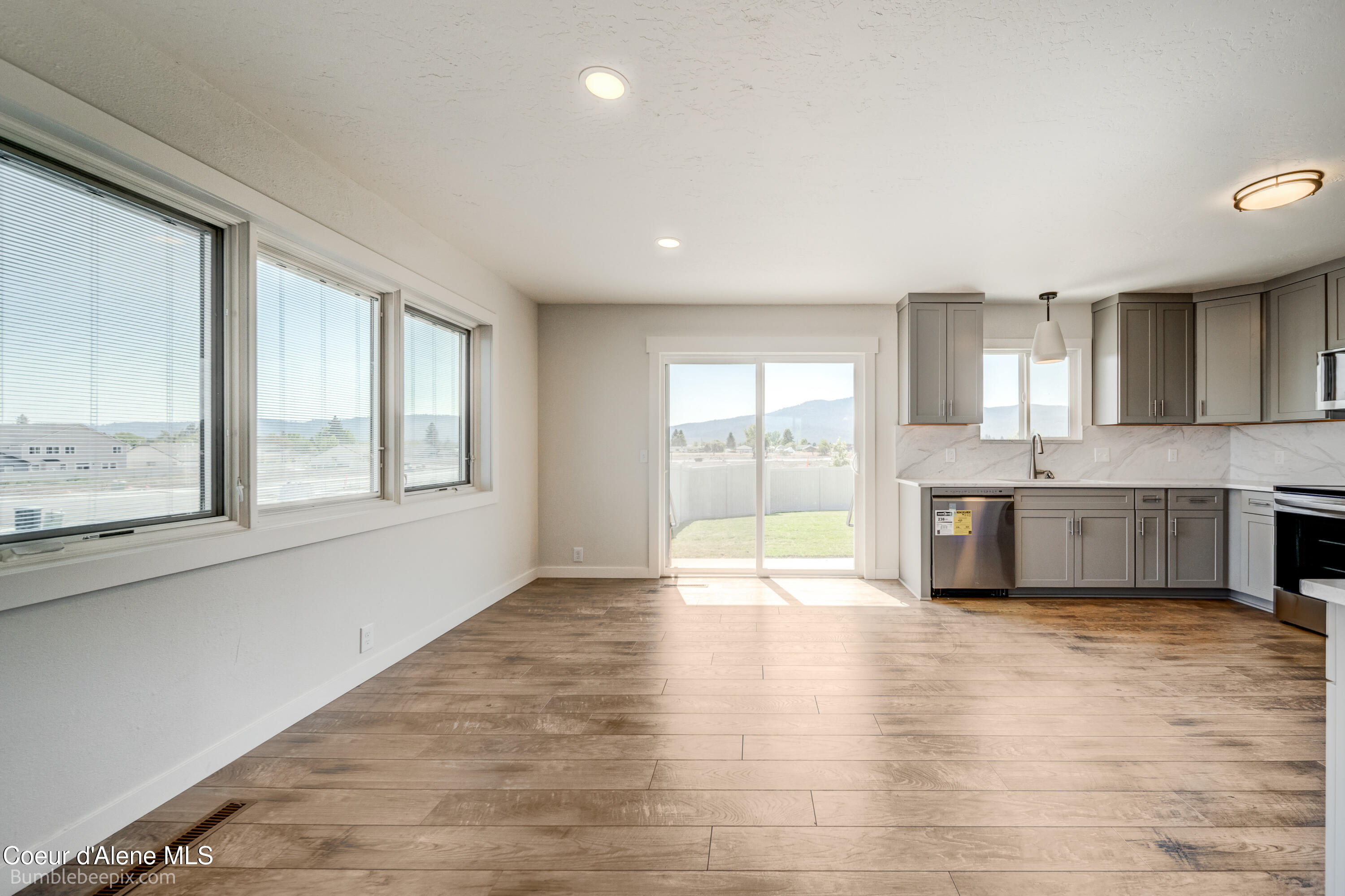 Post Falls, Idaho 83854, United States, 3 Bedrooms Bedrooms, ,2 BathroomsBathrooms,Residential,Pending,198192