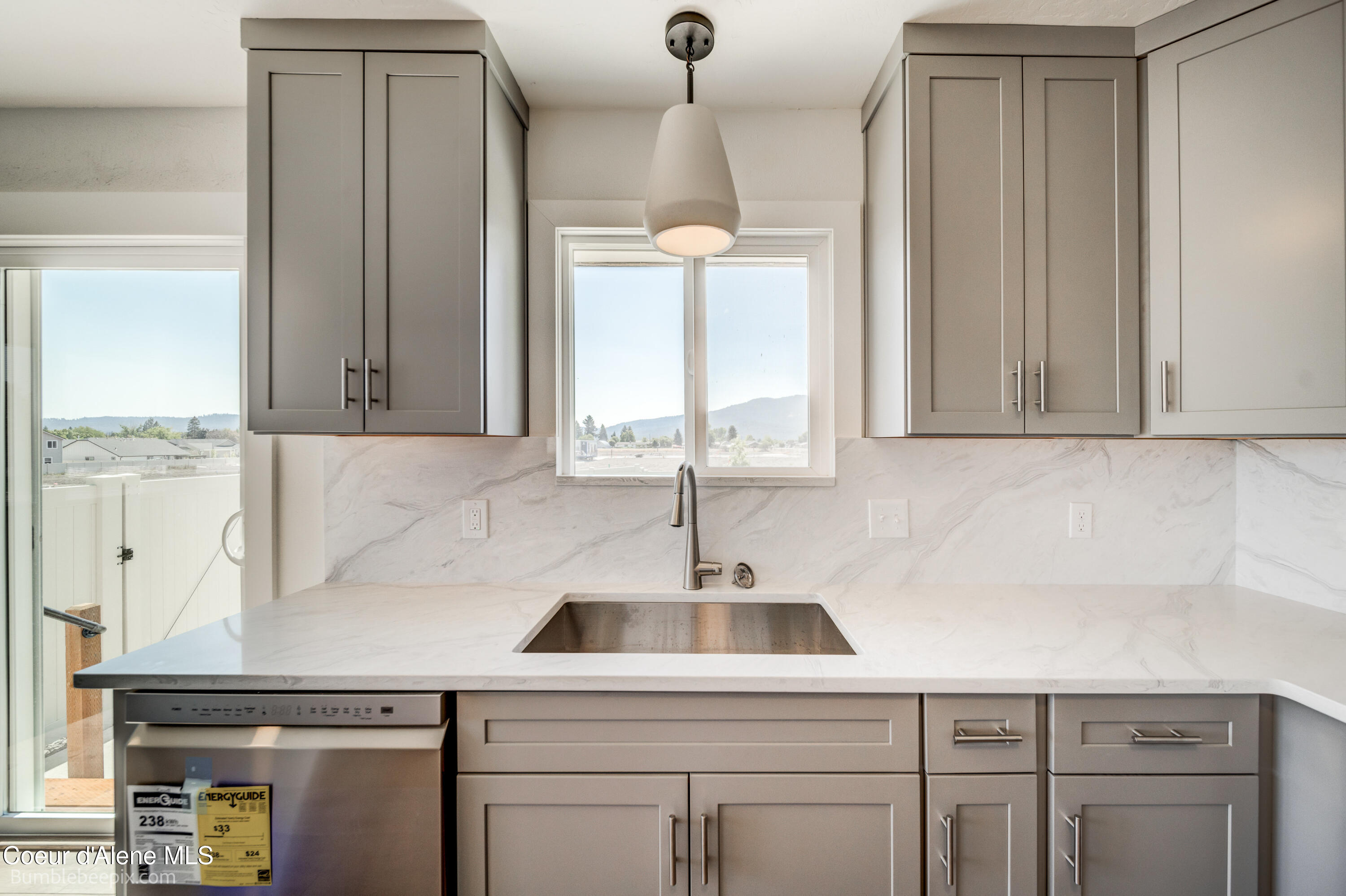 Post Falls, Idaho 83854, United States, 3 Bedrooms Bedrooms, ,2 BathroomsBathrooms,Residential,Pending,198192