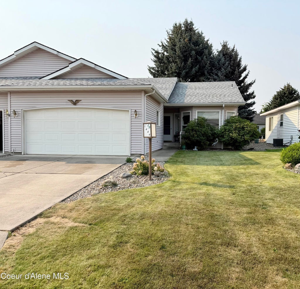 Photo of 1444 Woodlawn DR, Hayden, ID 83835 (MLS # 26-8292)