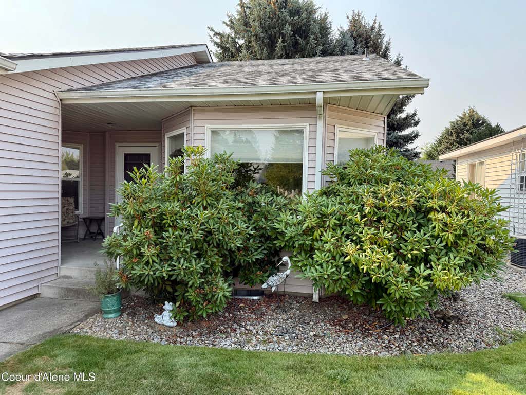 Photo of 1444 Woodlawn DR, Hayden, ID 83835 (MLS # 26-8292)