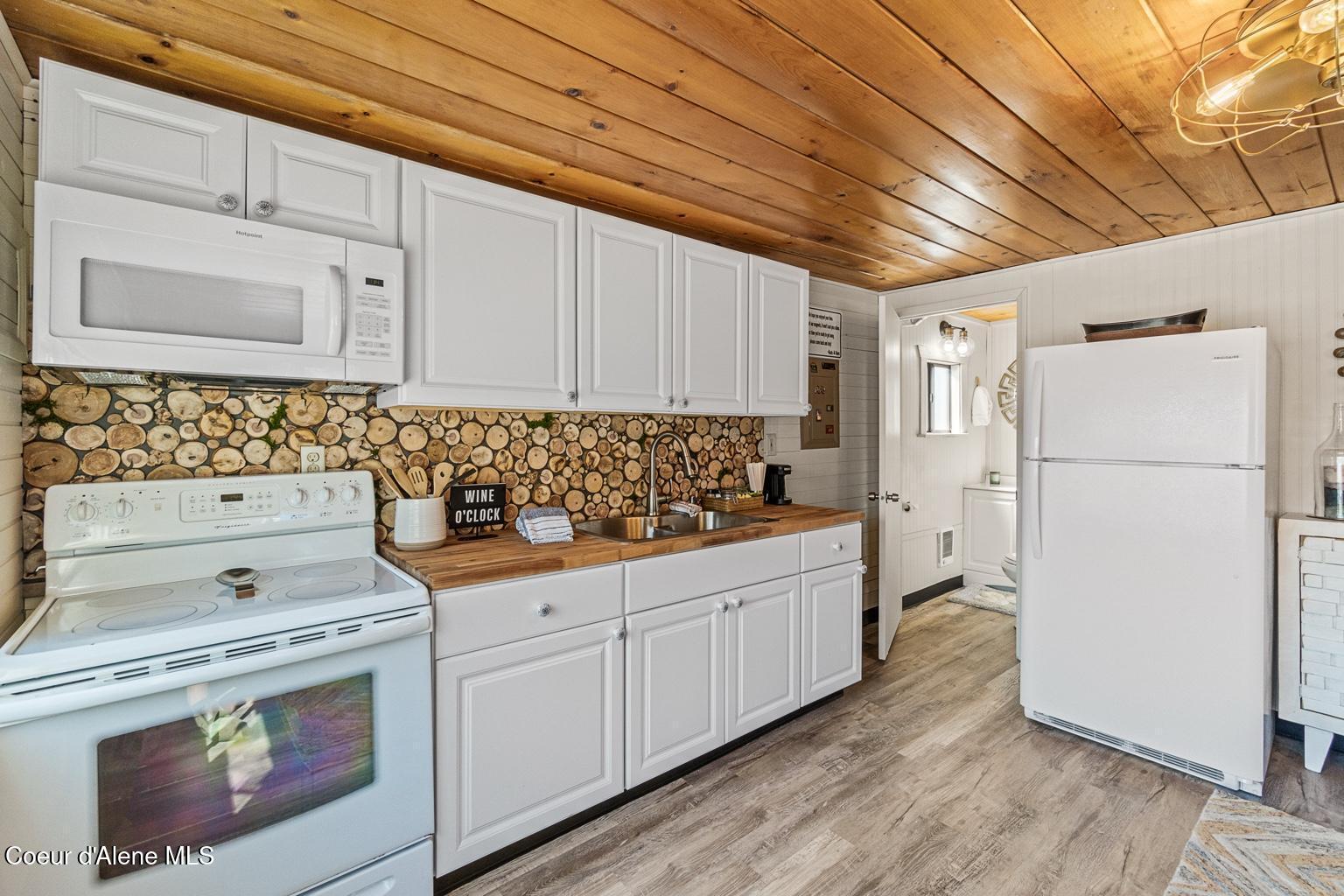 Bayview, Idaho 83803, United States, 1 Bedroom Bedrooms, ,2 BathroomsBathrooms,Residential,Active,155442