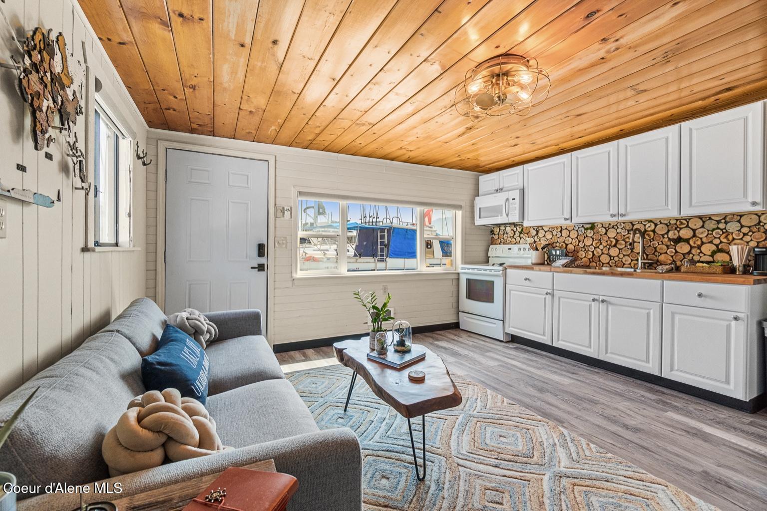 Bayview, Idaho 83803, United States, 1 Bedroom Bedrooms, ,2 BathroomsBathrooms,Residential,Active,155442