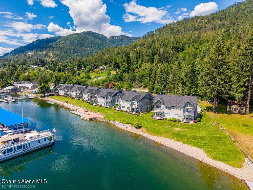 Photo of 46700 Highway 200 #103, Hope, ID 83836 (MLS # 26-7629)