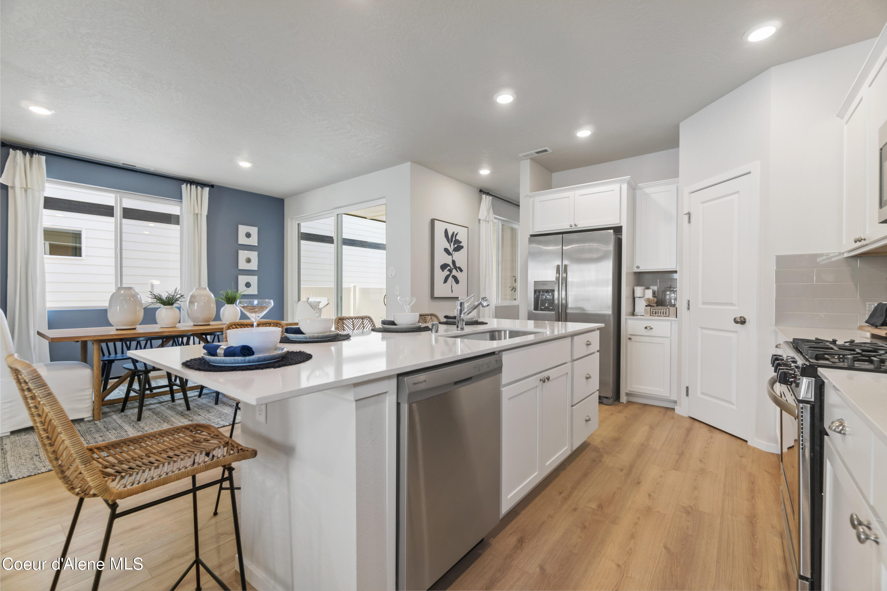 Hayden, Idaho 83835, United States, 4 Bedrooms Bedrooms, ,3 BathroomsBathrooms,Residential,Pending,57655