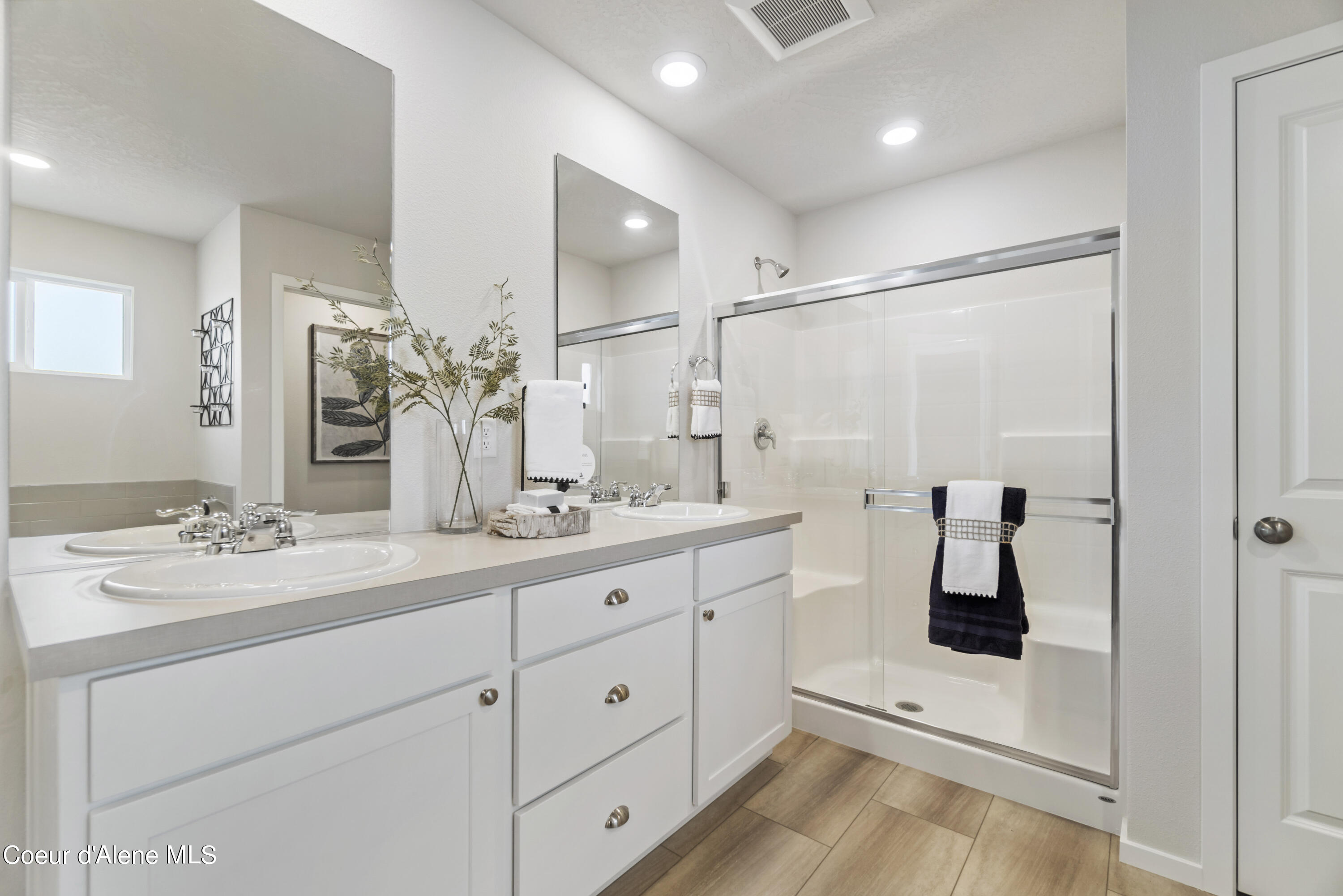 Hayden, Idaho 83835, United States, 4 Bedrooms Bedrooms, ,3 BathroomsBathrooms,Residential,Pending,57655