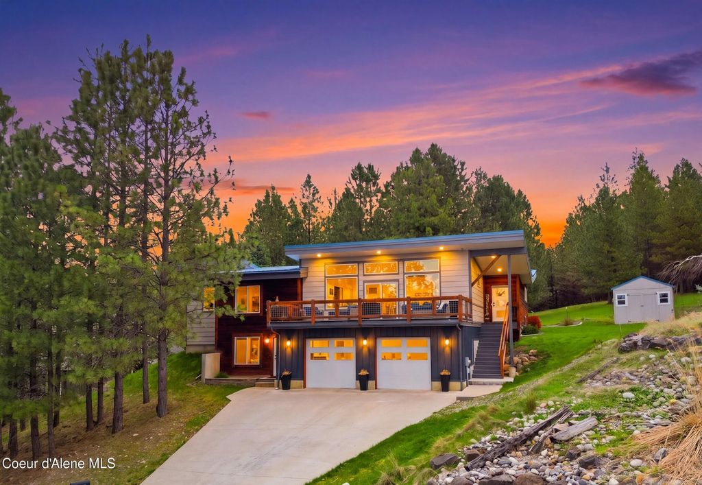 Photo of 944 Balcony Dr, Coeur dAlene, ID 83814 (MLS # 26-3896)