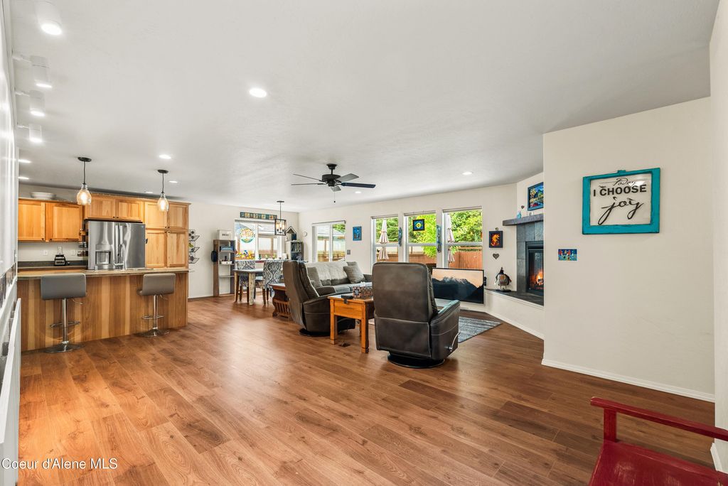 Photo of 1105 Honeysuckle Ave Ave, Sandpoint, ID 83864 (MLS # 25-11485)