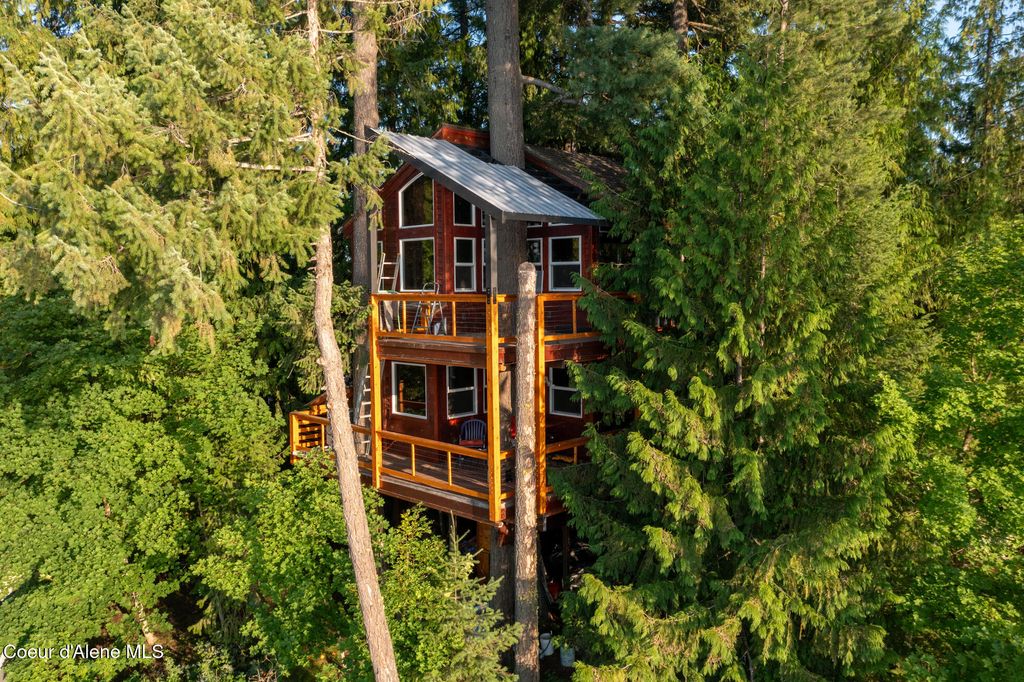 Photo of 143 Viewpoint Rd, Newport, WA 99156 (MLS # 25-7737)