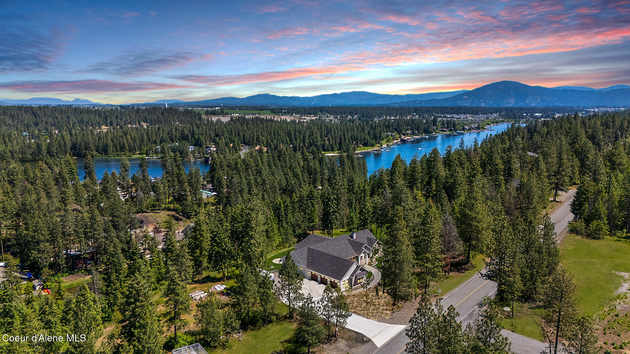 7353 W Riverview Dr, Coeur d'Alene, Texas image 1