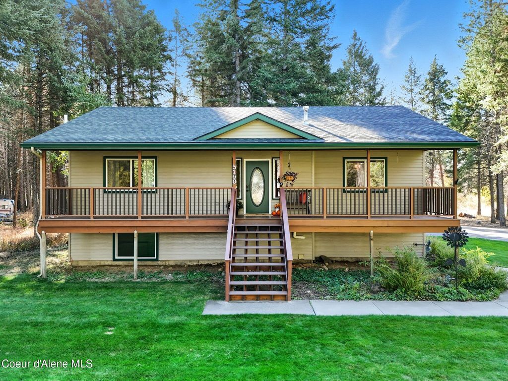 Photo of 5100 GOLDEN Ave, Rathdrum, ID 83858 (MLS # 25-10256)