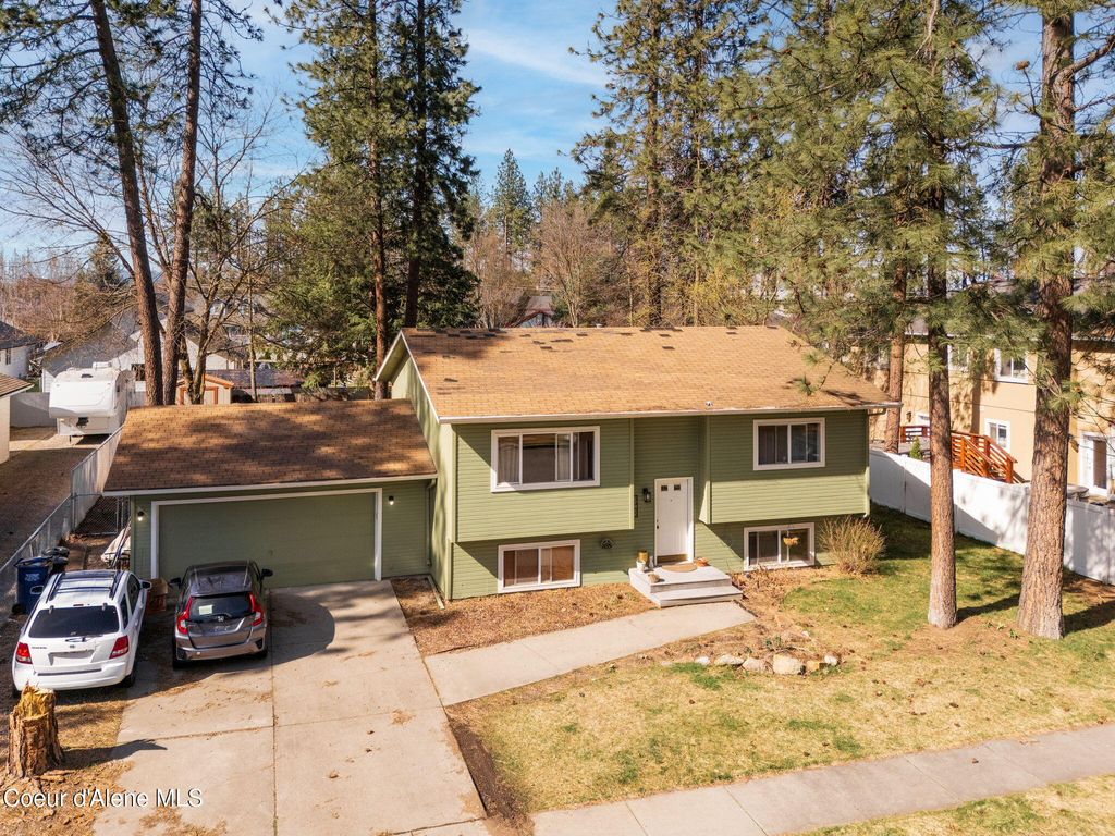 Photo of 3945 Trevino Dr, Coeur dAlene, ID 83815 (MLS # 26-2720)