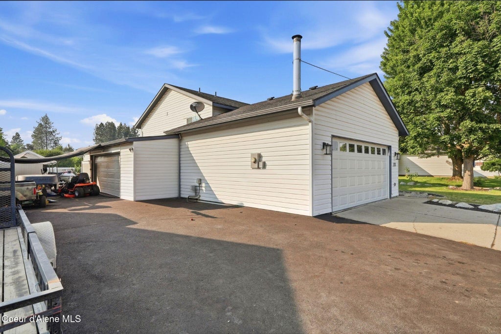 Photo of 6619 Silverado ST, Rathdrum, ID 83858 (MLS # 26-8033)