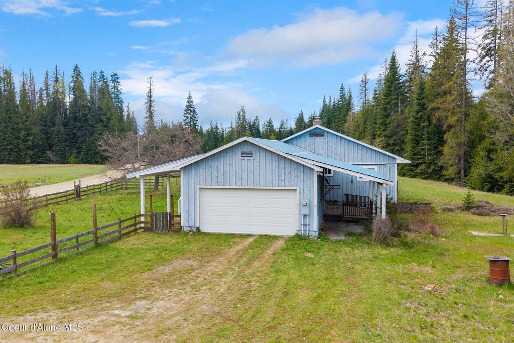 Photo of 1206 Meadowood Rd, Sandpoint, ID 83864 (MLS # 26-4210)