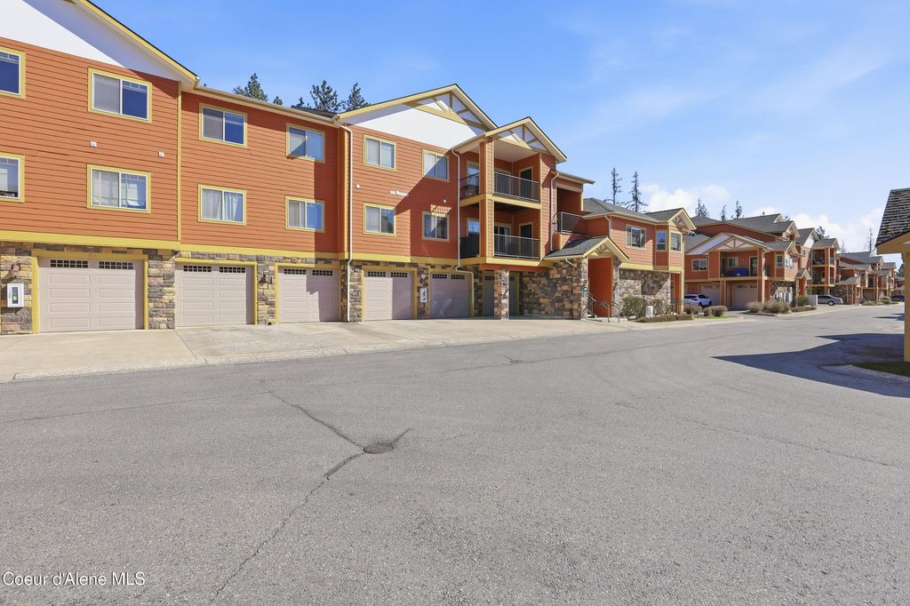 Photo of 6800 Spurwing Loop #APT 202, Coeur dAlene, ID 83815 (MLS # 26-2967)