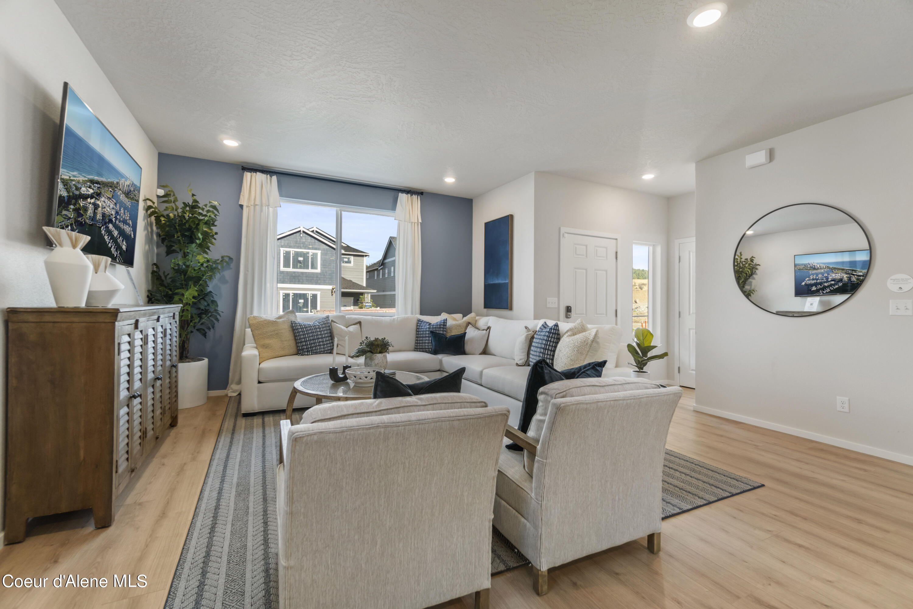 Hayden, Idaho 83835, United States, 4 Bedrooms Bedrooms, ,3 BathroomsBathrooms,Residential,Pending,47284