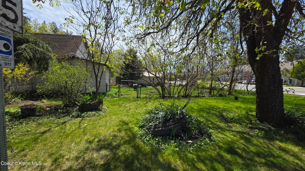 Photo of 526 Walnut Ave, Coeur dAlene, ID 83814 (MLS # 26-3795)