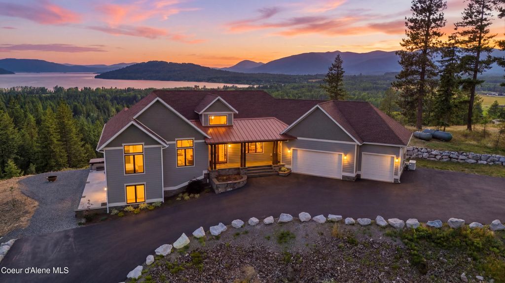 Photo of 256 Hamilton Hill Drive Drive, Sandpoint, ID 83864 (MLS # 26-7369)