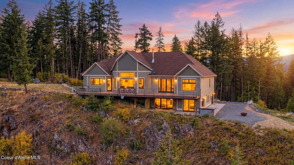 Photo of 256 Hamilton Hill Drive Drive, Sandpoint, ID 83864 (MLS # 26-7369)