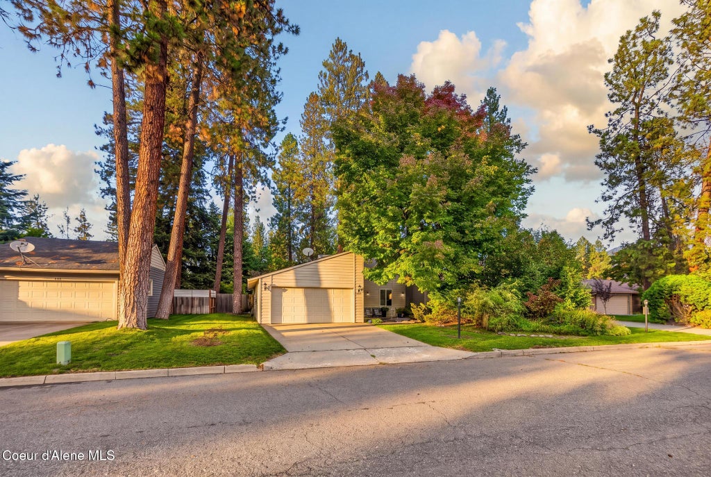Photo of 745 Gregory LN, Coeur dAlene, ID 83815 (MLS # 26-9573)