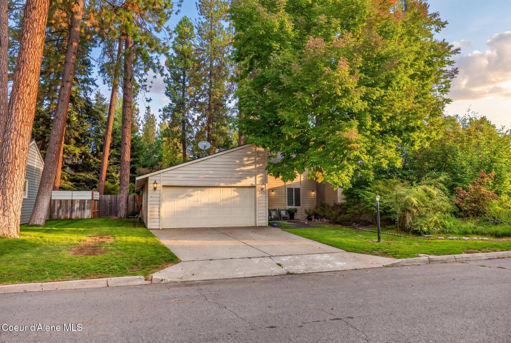 Photo of 745 Gregory LN, Coeur dAlene, ID 83815 (MLS # 26-9573)