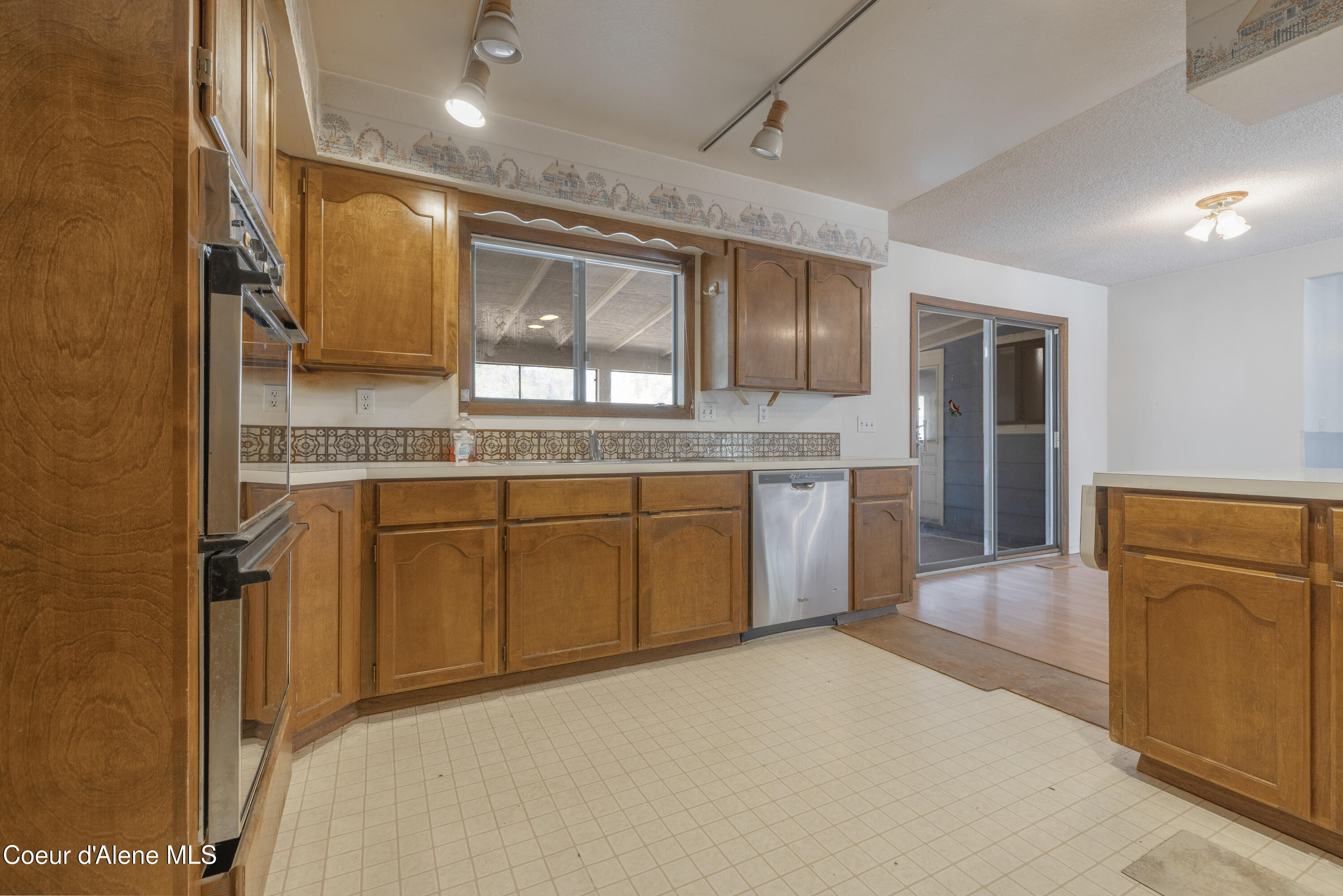 Spirit Lake, Idaho 83869, United States, 4 Bedrooms Bedrooms, ,3 BathroomsBathrooms,Residential,Pending,118151