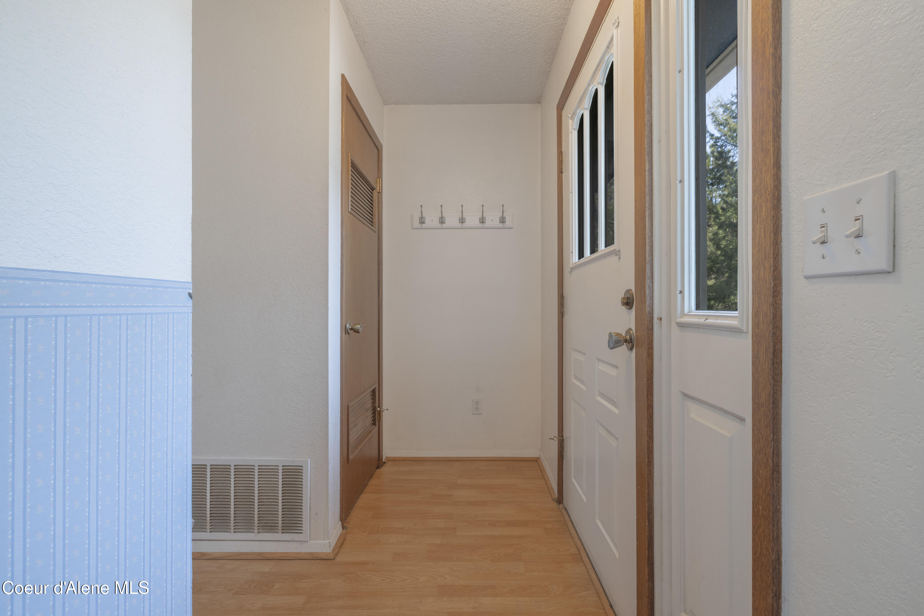 Spirit Lake, Idaho 83869, United States, 4 Bedrooms Bedrooms, ,3 BathroomsBathrooms,Residential,Pending,118151