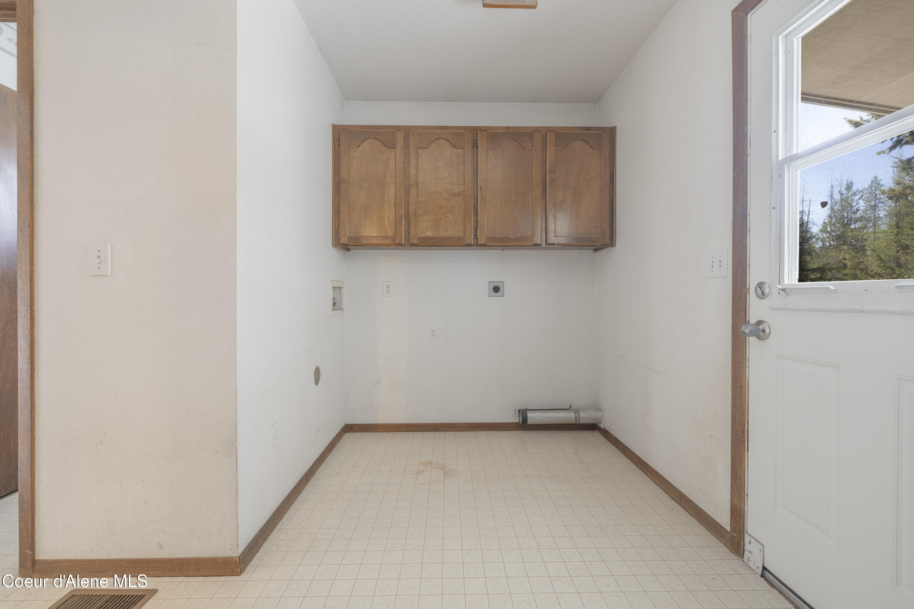 Spirit Lake, Idaho 83869, United States, 4 Bedrooms Bedrooms, ,3 BathroomsBathrooms,Residential,Pending,118151