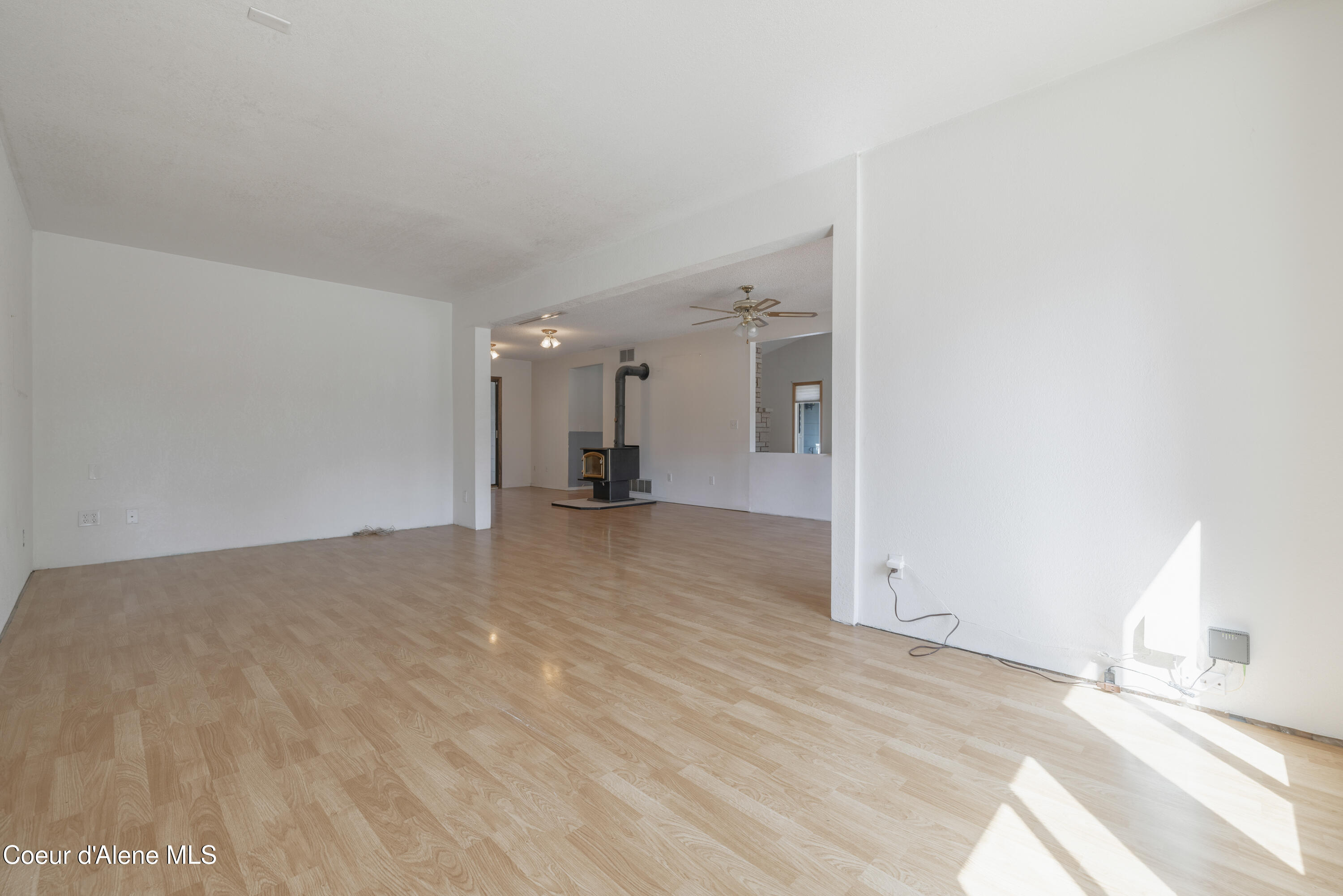 Spirit Lake, Idaho 83869, United States, 4 Bedrooms Bedrooms, ,3 BathroomsBathrooms,Residential,Pending,118151