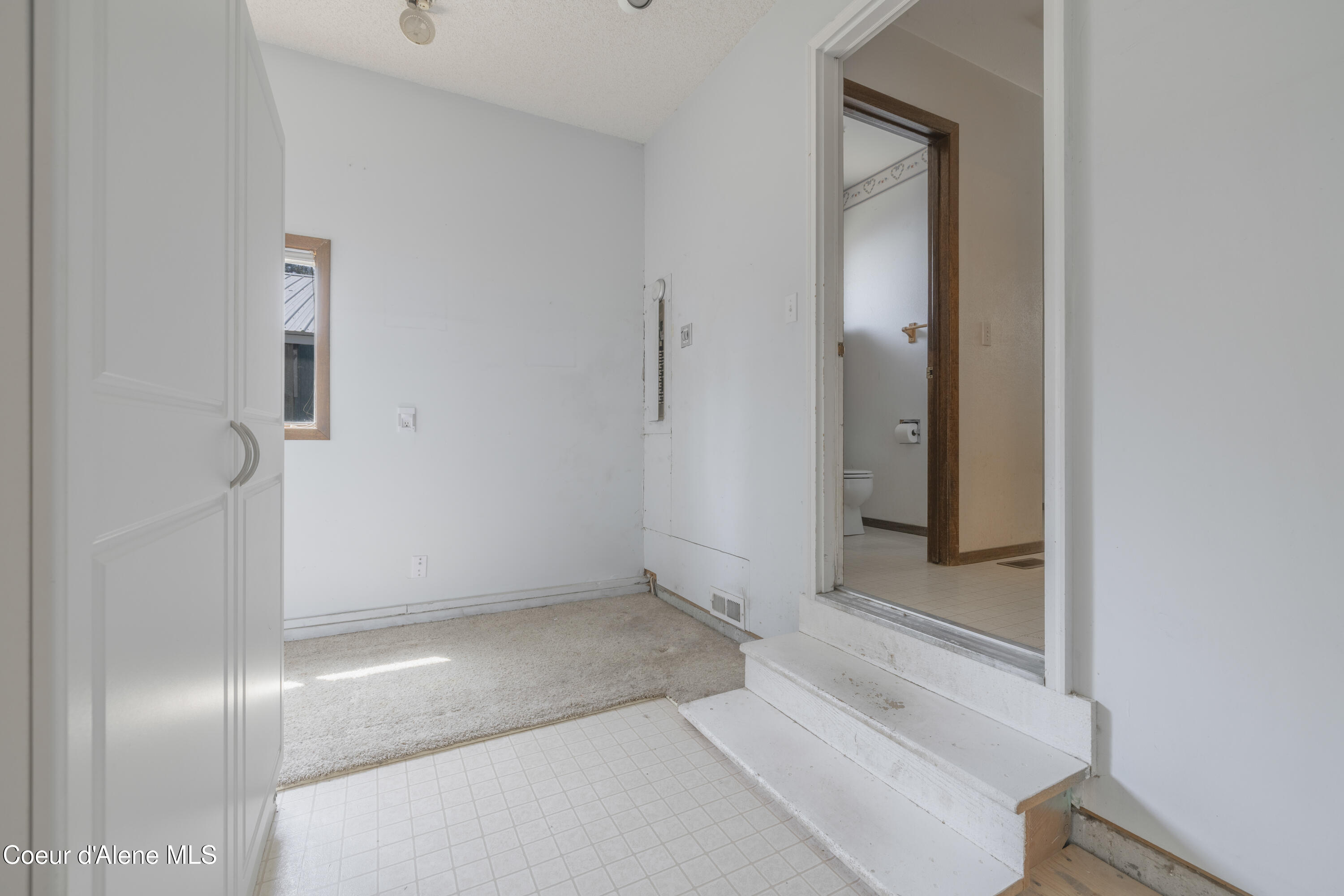 Spirit Lake, Idaho 83869, United States, 4 Bedrooms Bedrooms, ,3 BathroomsBathrooms,Residential,Pending,118151