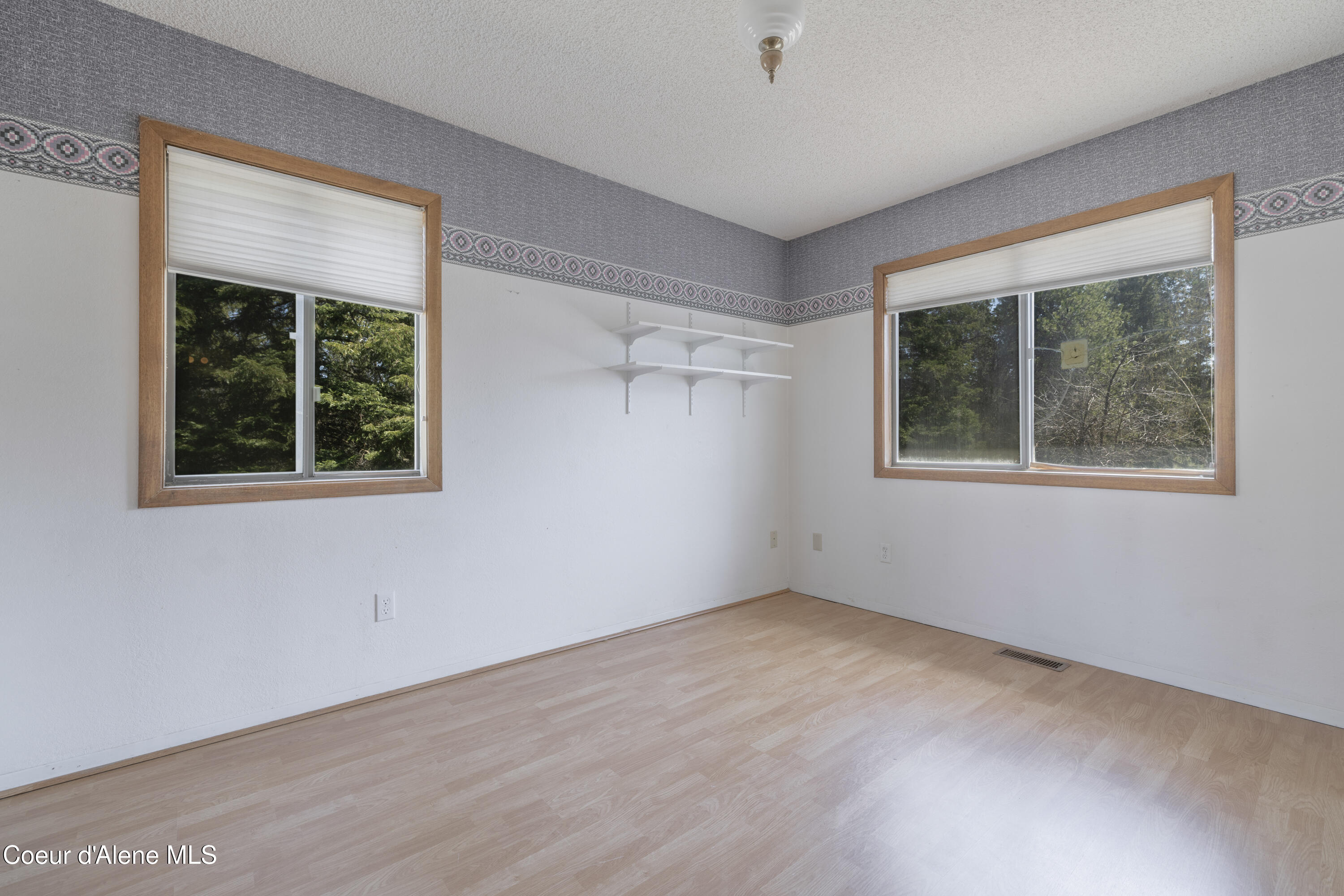 Spirit Lake, Idaho 83869, United States, 4 Bedrooms Bedrooms, ,3 BathroomsBathrooms,Residential,Pending,118151