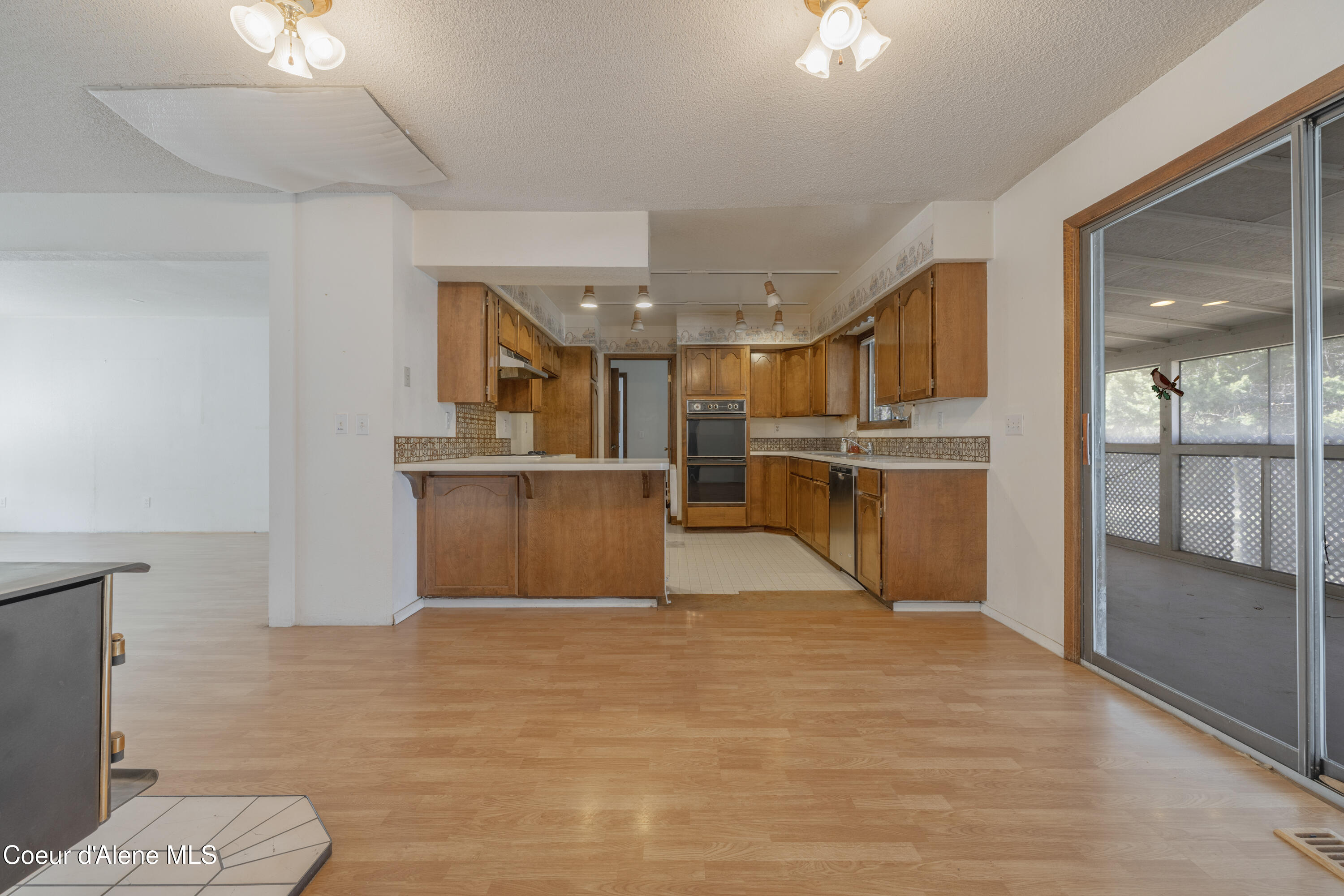 Spirit Lake, Idaho 83869, United States, 4 Bedrooms Bedrooms, ,3 BathroomsBathrooms,Residential,Pending,118151