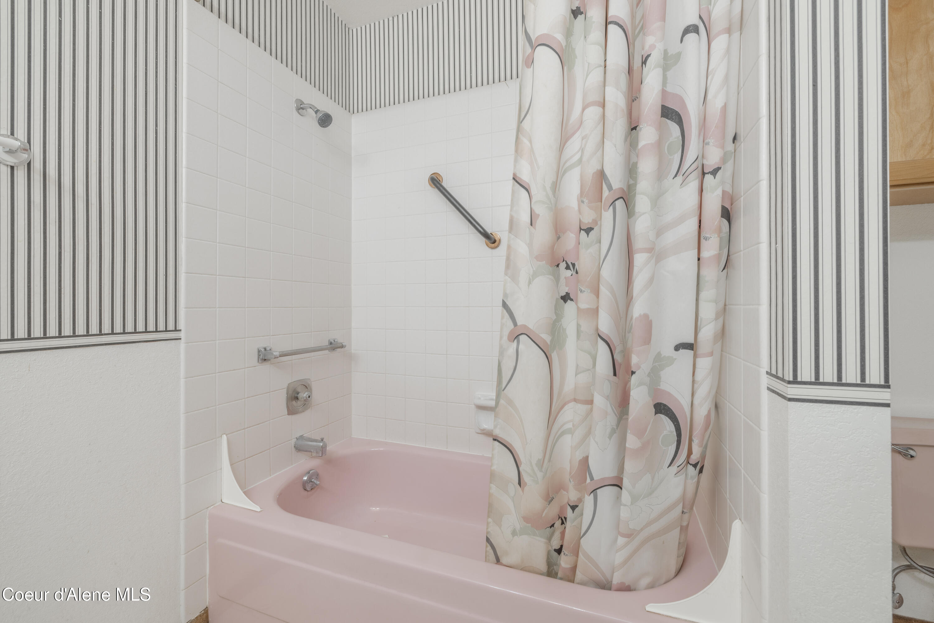 Spirit Lake, Idaho 83869, United States, 4 Bedrooms Bedrooms, ,3 BathroomsBathrooms,Residential,Pending,118151