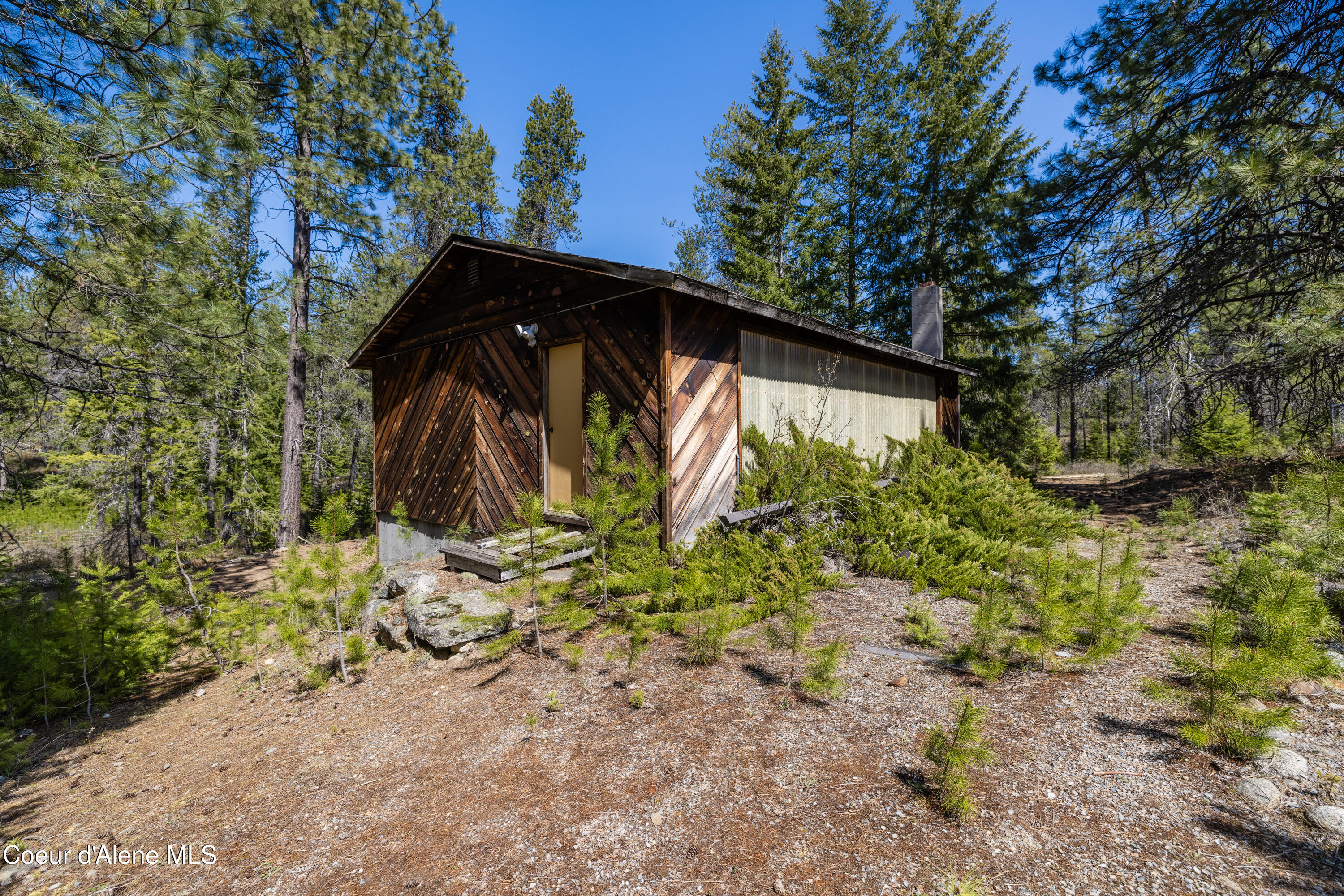 Spirit Lake, Idaho 83869, United States, 4 Bedrooms Bedrooms, ,3 BathroomsBathrooms,Residential,Pending,118151