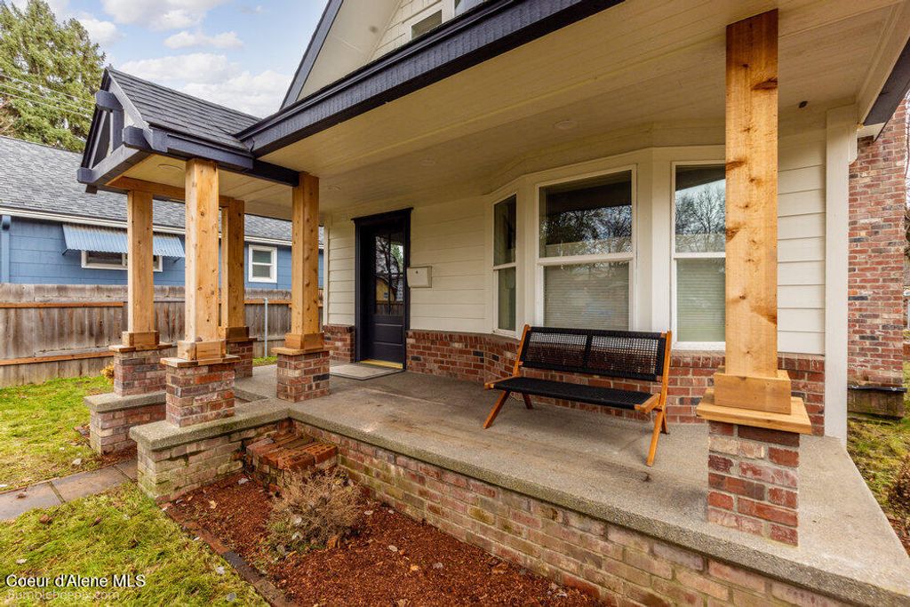 Photo of 1812 FRONT Ave, Coeur dAlene, ID 83814 (MLS # 25-11512)