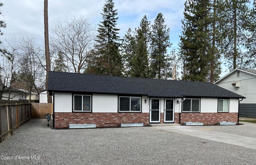 Photo of 2809 &amp;2811 HONEYSUCKLE, Coeur dAlene, ID 83814 (MLS # 25-8909)