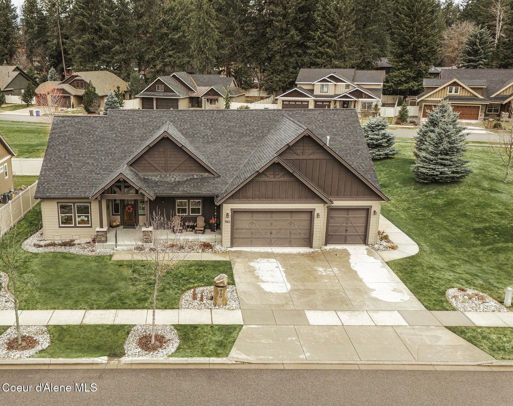 Photo of 940 Hurricane Dr, Hayden, ID 83835 (MLS # 26-2492)