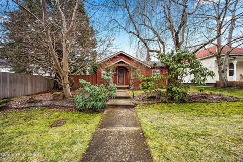 Photo of 1006 Pennsylvania Ave, Coeur dAlene, ID 83814 (MLS # 26-324)