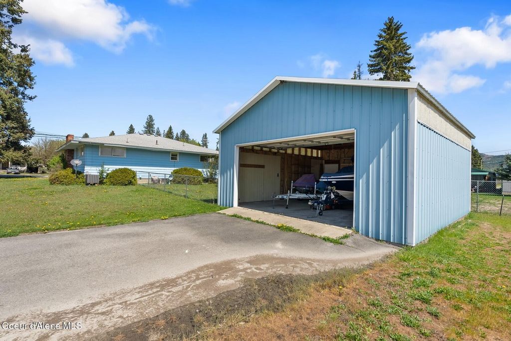 Photo of 18 Jackson Ave, Priest River, ID 83856 (MLS # 25-11660)