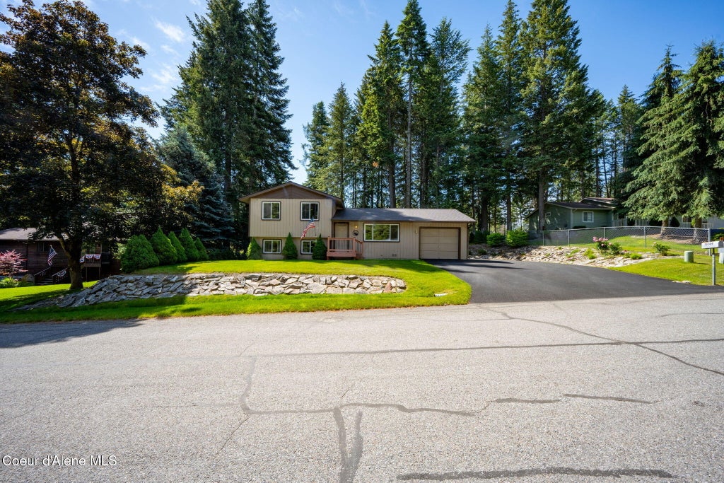 Photo of 18144 Hauserview DR, Hauser, ID 83854 (MLS # 26-6261)