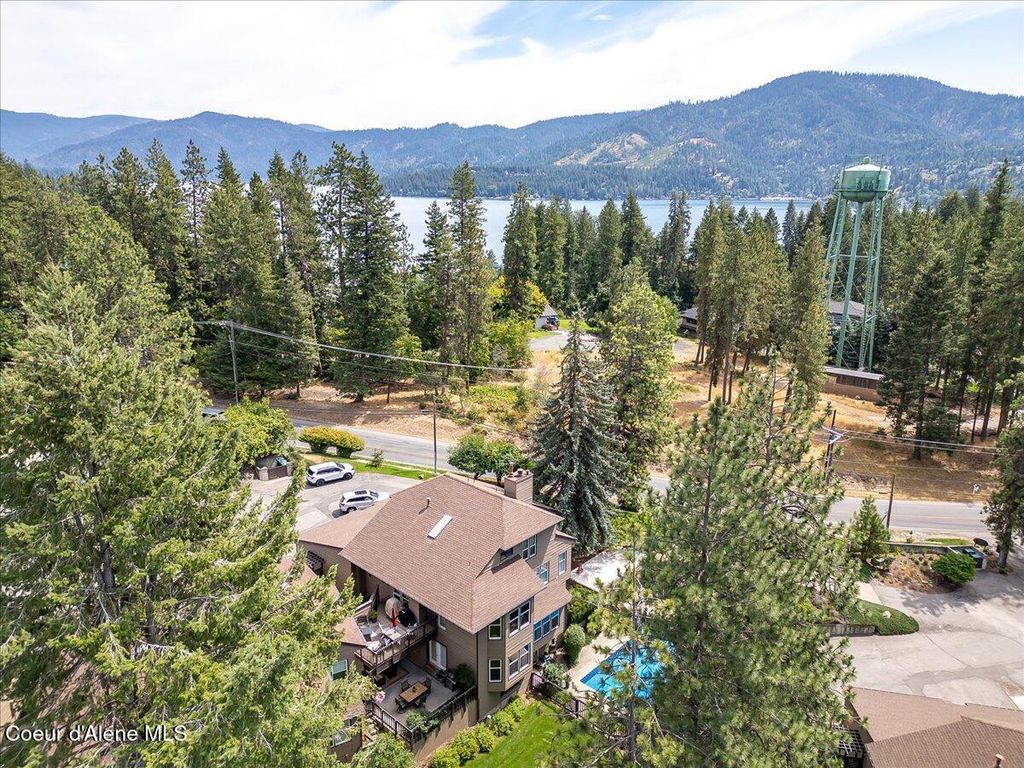 Photo of 10569 FRIAR Dr #B, Hayden, ID 83835 (MLS # 25-8257)
