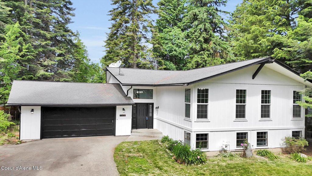 Photo of 11459 Trafalgar St, Hayden, ID 83835 (MLS # 26-1943)