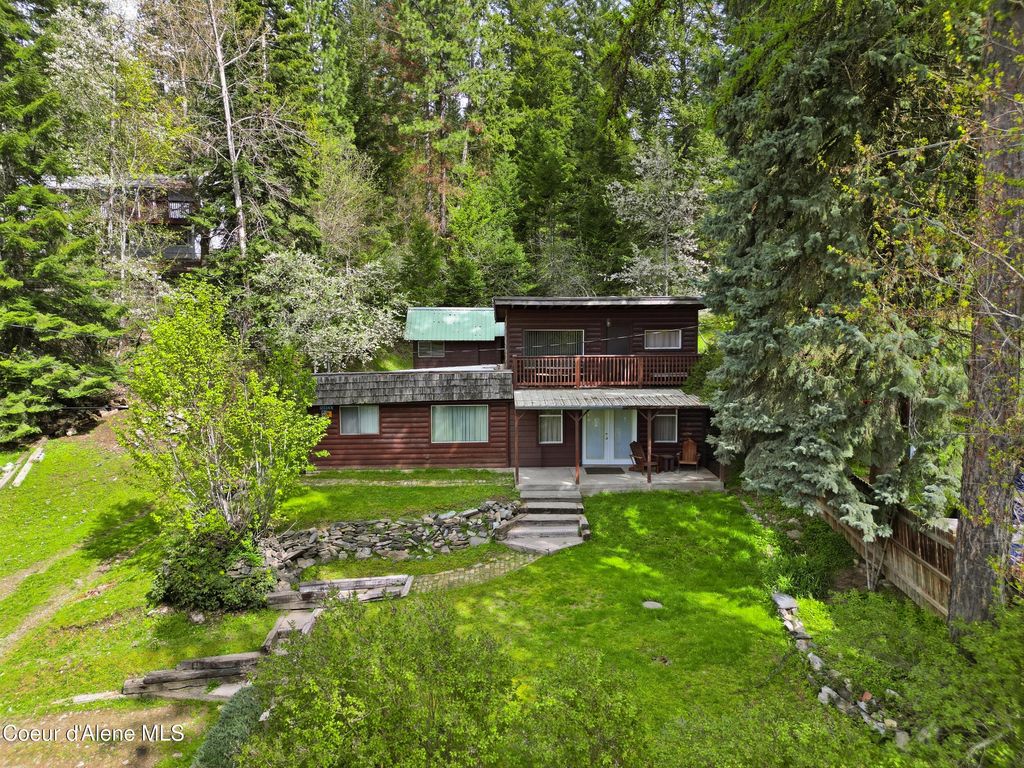 Photo of 12034 Wildwood Point Point, Hauser, ID 83854 (MLS # 26-3962)