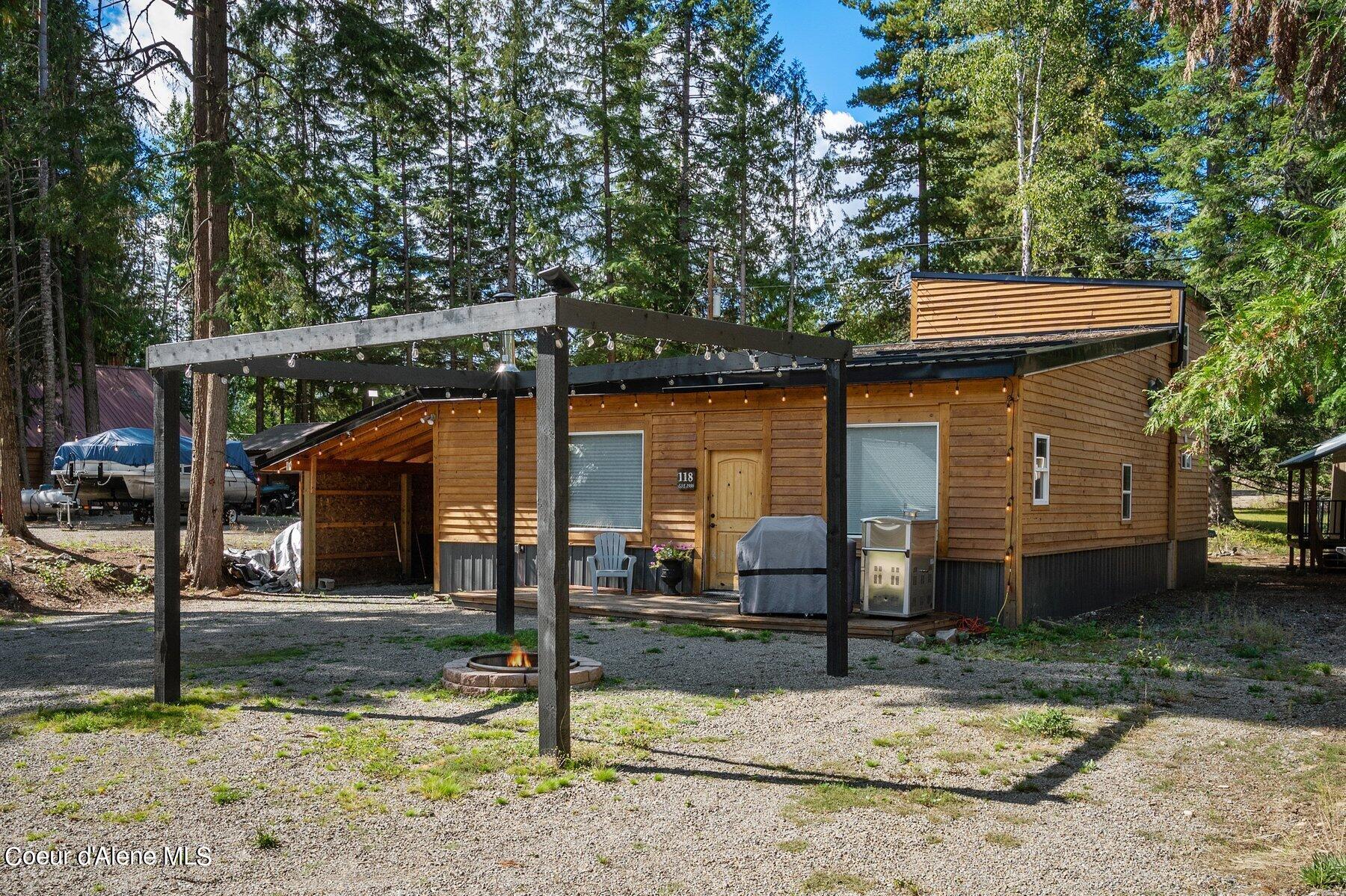 118 Timber Ln, Nordman, Idaho image 1