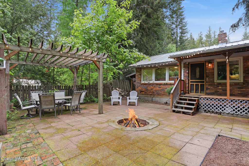 Photo of 8993 Twin Lakes Lakes, Rathdrum, ID 83858 (MLS # 26-5403)