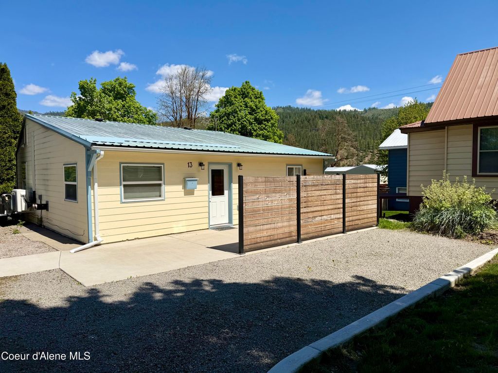 Photo of 13 Emerson Ln, Kellogg, ID 83837 (MLS # 26-4704)