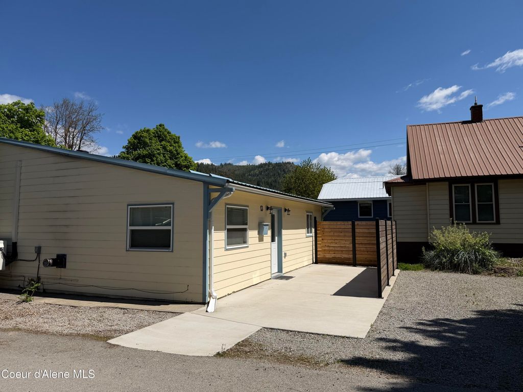 Photo of 13 Emerson Ln, Kellogg, ID 83837 (MLS # 26-4704)