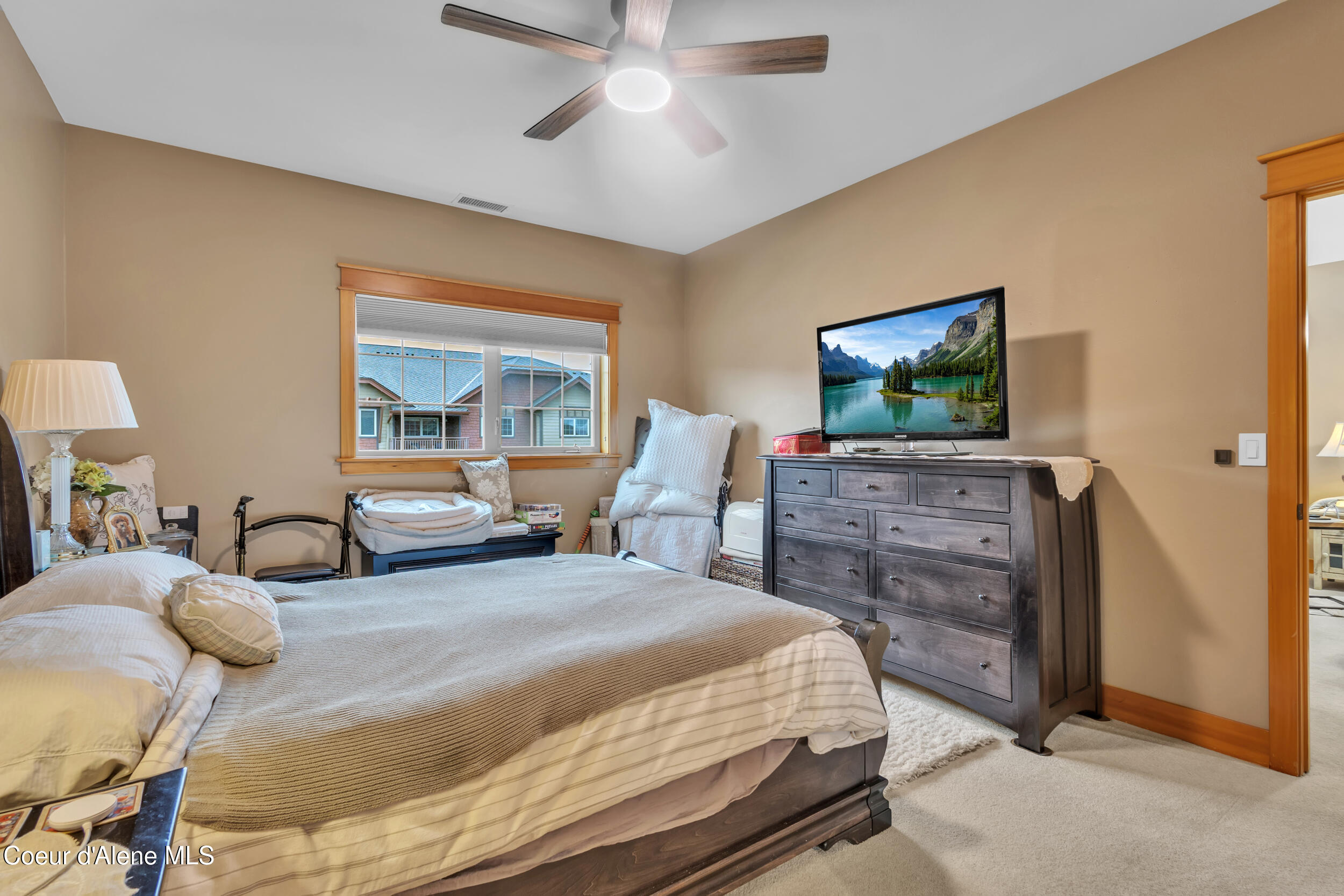 2050 Main APT 318